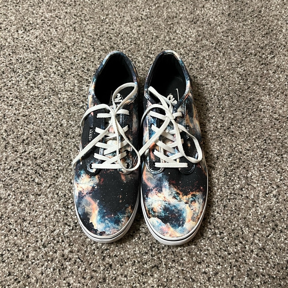 Women’s 9.5 Vans Shoes